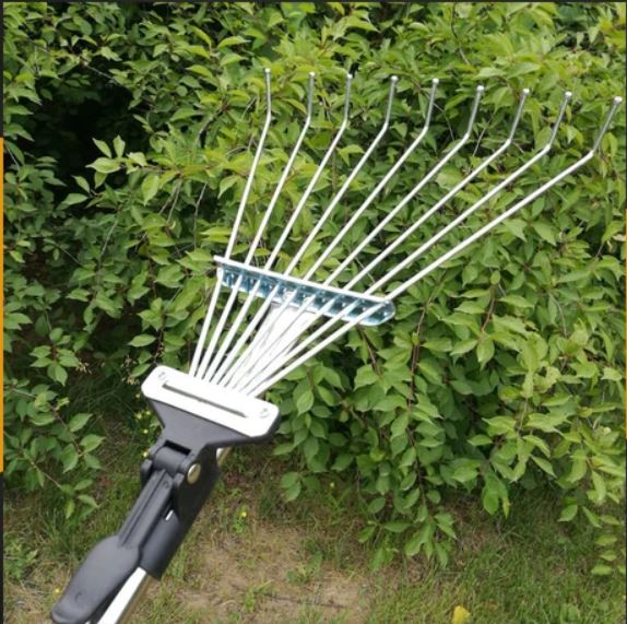 Duurzame telescopische hark voor efficiënt tuinonderhoud, perfect voor bladeren en algemeen schoonmaken.