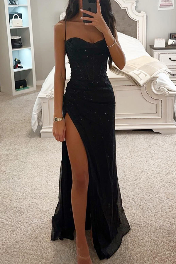 Glamoureuze Celeste maxi jurk met pailletten en korset, ideaal als avondjurk voor een chique gala.