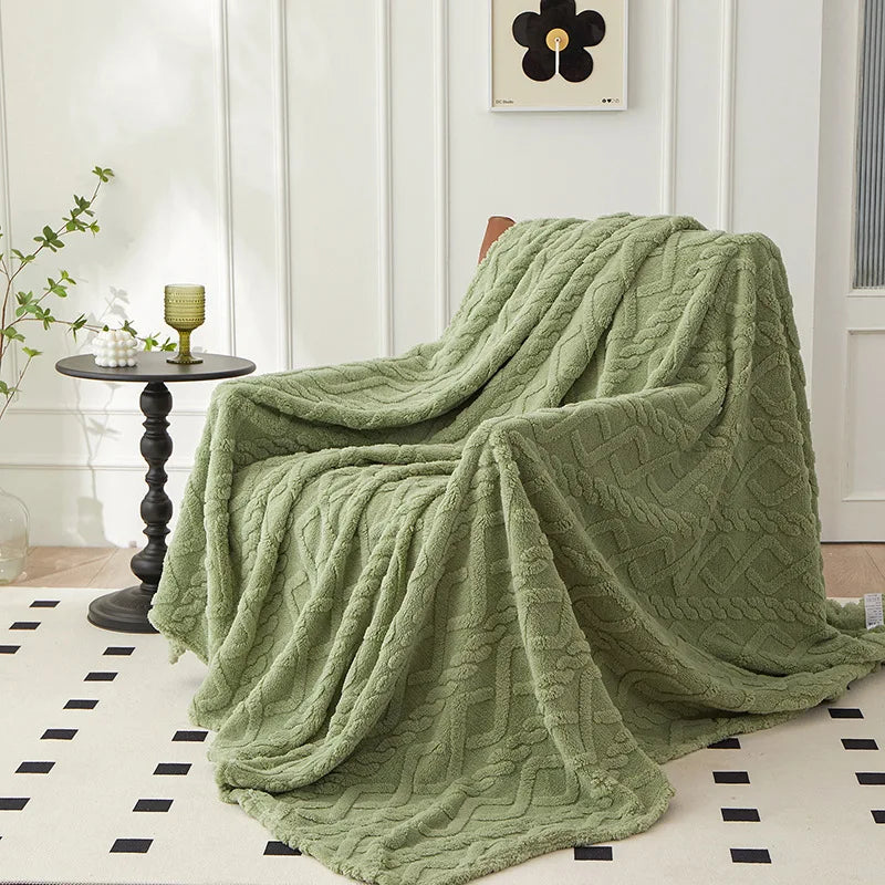 Zachte tweezijdige lamswollen deken CozyLuxe. Warm flanellen plaid, ideaal voor comfortabel interieur.