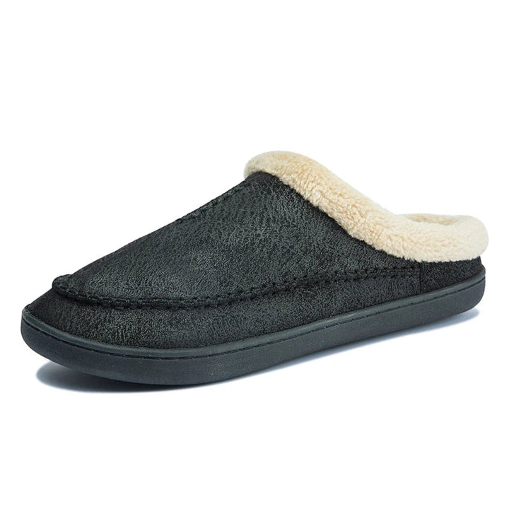 Comfortabele heren pantoffels, ideaal als warme binnenschoenen voor de winter.
