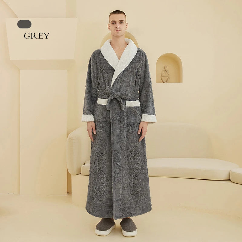 Zachte heren fleece ochtendjas met elegant jacquard patroon, ideaal voor ontspanning thuis.
