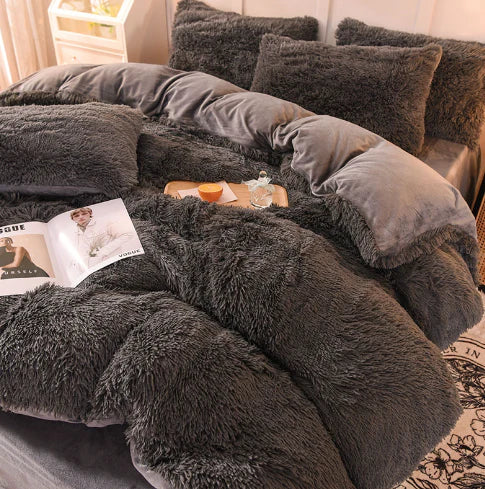 Zacht FluffCandy dekbedovertrek in snoepkleuren, ideaal voor een warme, knusse slaapkamer.