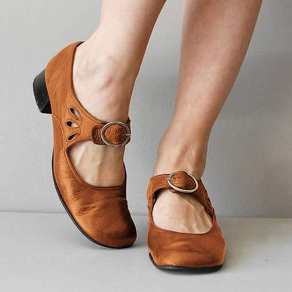 Comfortabele zwarte sandalen voor dames met lage hak; perfecte elegante schoenen voor dagelijks gebruik.