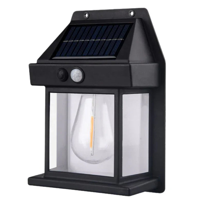 Weerbestendige Solaris buitenlamp met zonne-energie, ideaal als duurzame wandlamp voor energiezuinige verlichting.