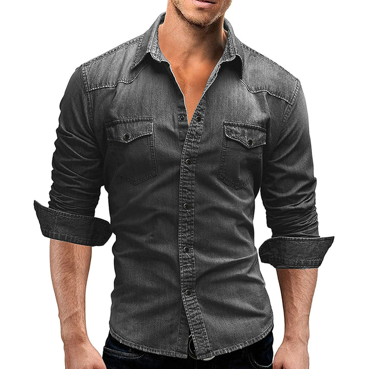 Donkerblauw herenoverhemd met knoopsluiting, comfortabel regular fit voor casual of stijlvolle mannenmode.
