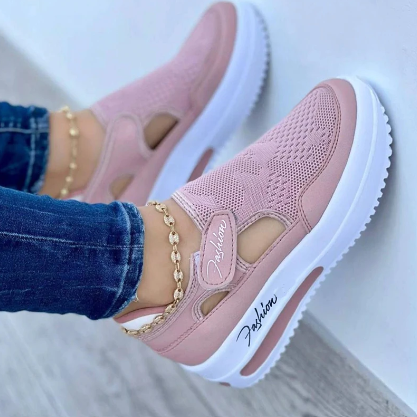 Stijlvolle Emilia dames comfortschoenen. Deze orthopedische sneakers bieden antislip grip en ondersteuning voor diabetesvoeten.