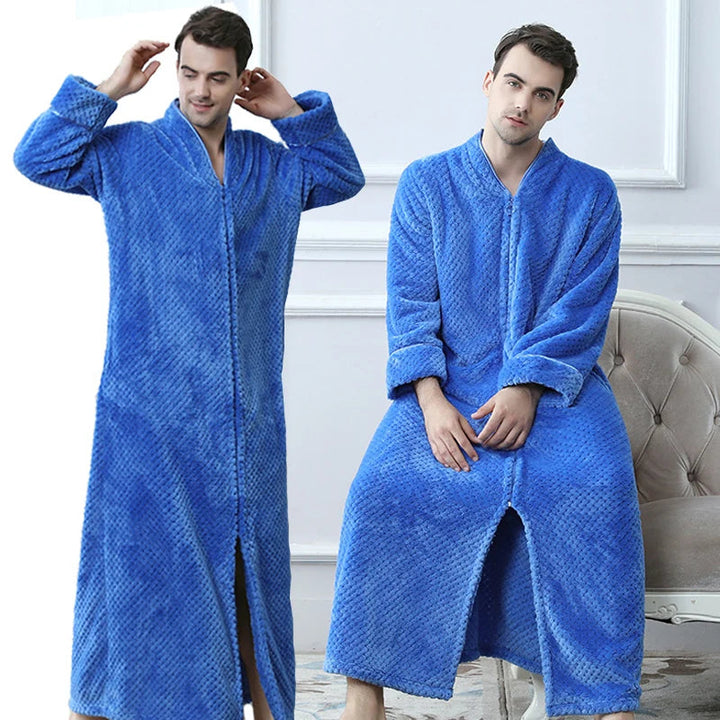 Zwarte unisex badjas van premium fleece, extra lang voor superieur comfort na bad of douche.