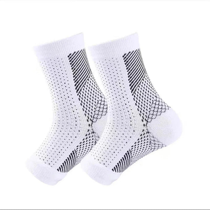 Comfortabele compressiekousen voor effectieve pijnverlichting bij neuropathie, fasciitis en zwelling.