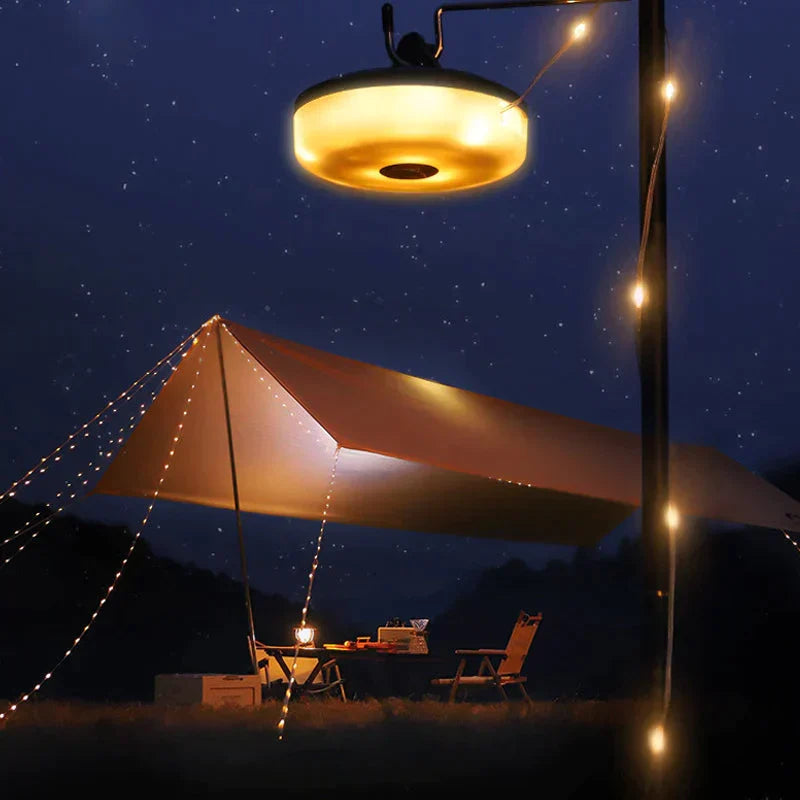 Oprolbare LED buitenverlichting, waterdicht en oplaadbaar, met powerbank functie voor outdoor gebruik.