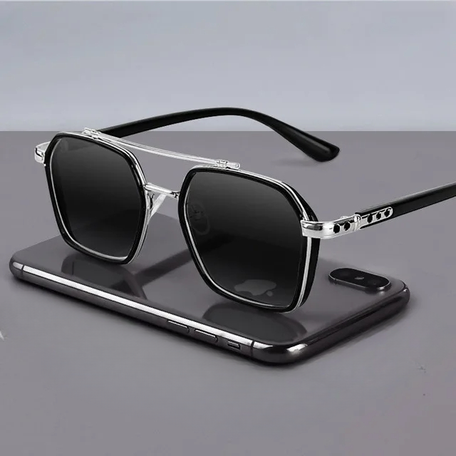 Trendy heren zonnebril, retro stijl met UV400 bescherming. Perfect accessoire voor zonnige dagen.