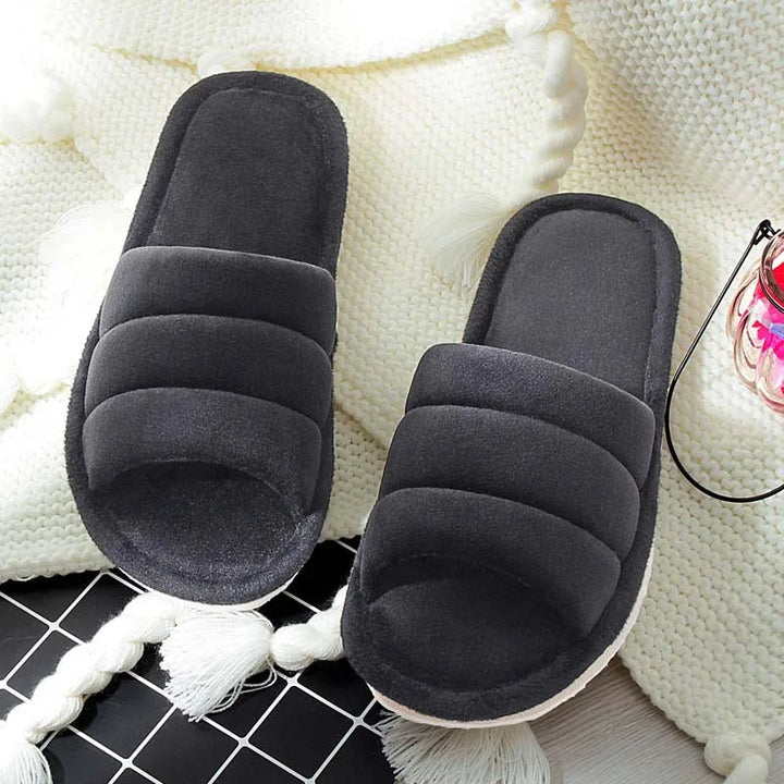 Heren winterslippers: zachte, warme sloffen in grijs voor thuiscomfort. Ideaal tegen koude voeten, met antislipzool.