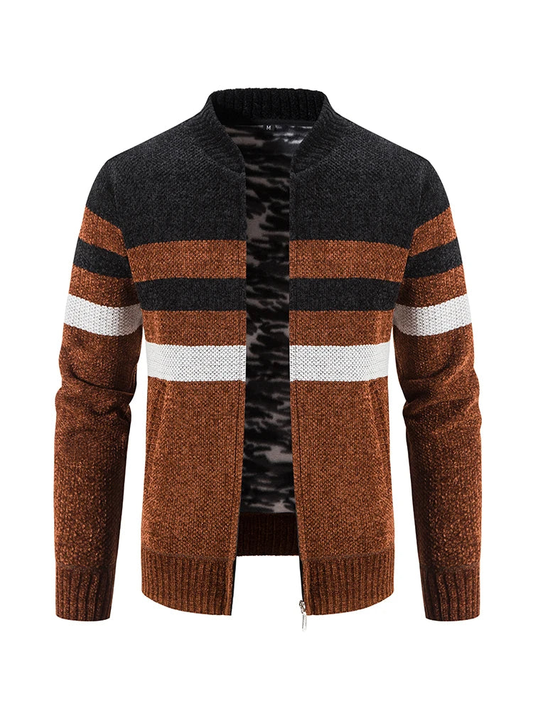 Heren warm gestreept vest met rits. Comfortabel en casual, perfect voor herfst en winter.