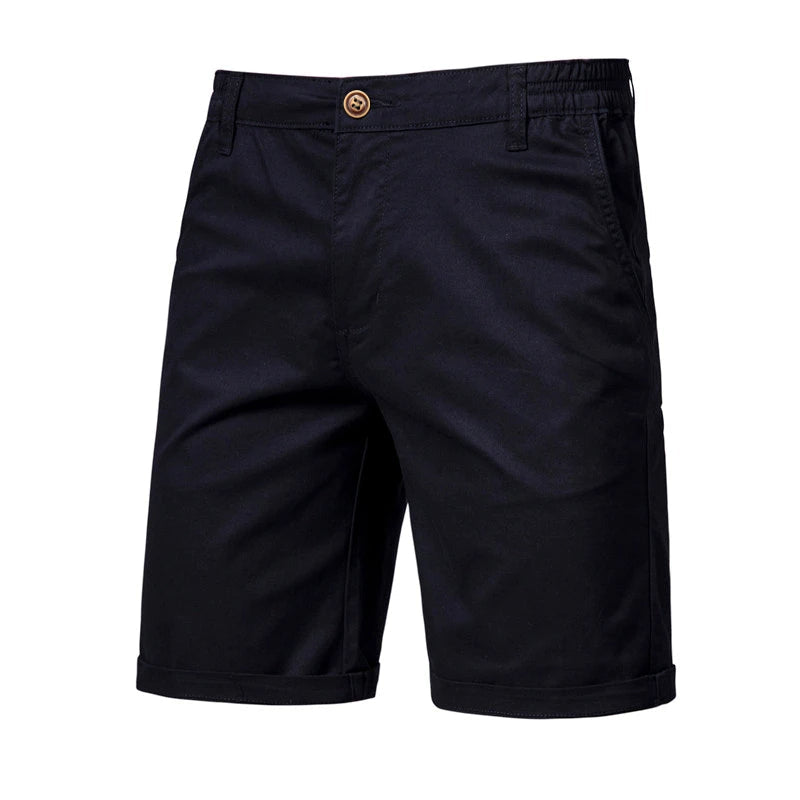 Heren korte broek in lichte stof, ideaal voor zomerse dagen. Stijlvol en comfortabel voor herenkleding.