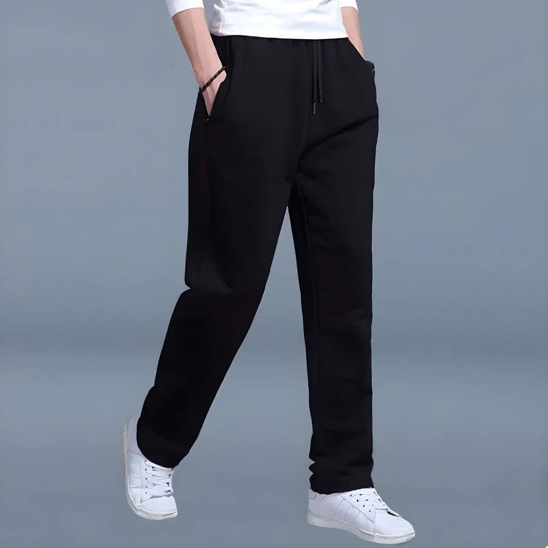 Donkerblauwe Mikael heren joggingbroek, comfortabel en casual voor vrije tijd of sport. Zachte stof.