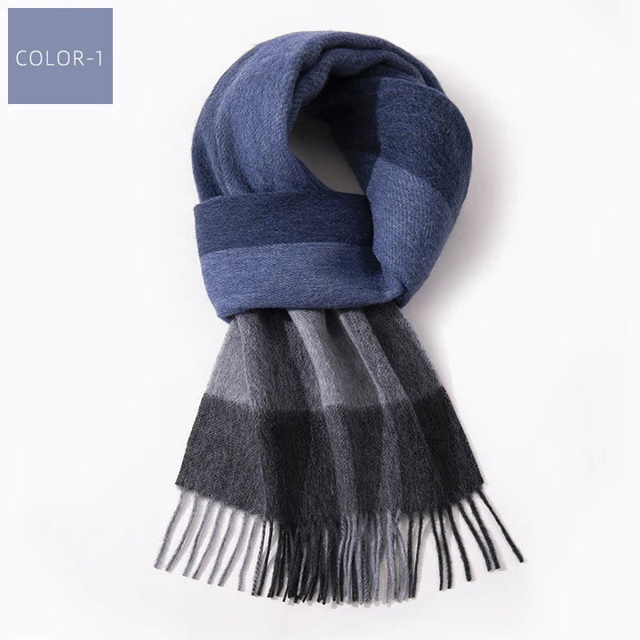 Stijlvolle geruite herensjaal van wol. Perfect warm accessoire voor de winterse mode van mannen.