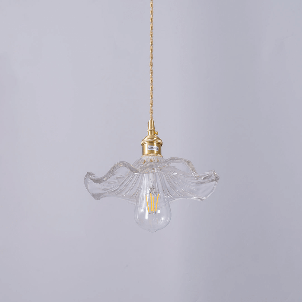 Moderne hibiscus hanglamp, perfecte sfeerverlichting voor uw interieur. Glazen kap en messing details.