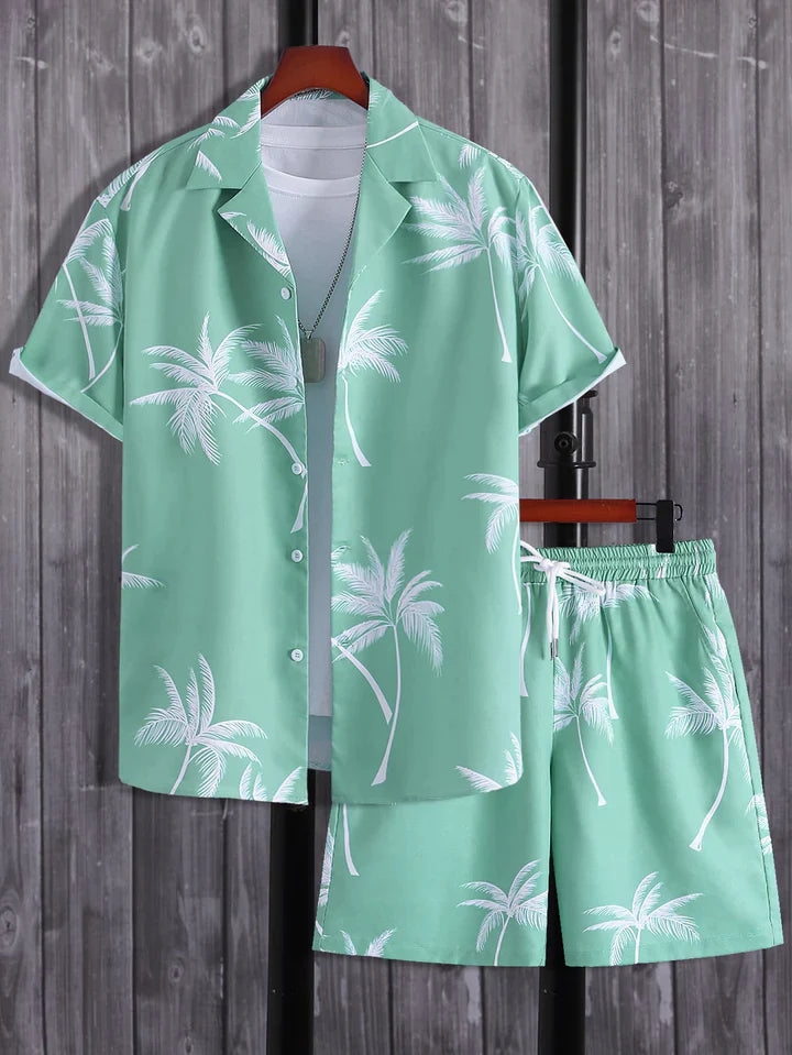 Luchtige heren zomerset met stijlvolle palmprint. Perfect voor ontspanning, lounge of casual uitjes.