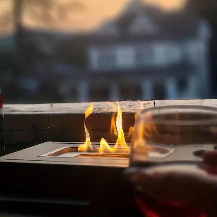 Moderne Serene Flame terrashaard op een stijlvol terras, perfect voor gezellige avonden en extra warmte buiten.