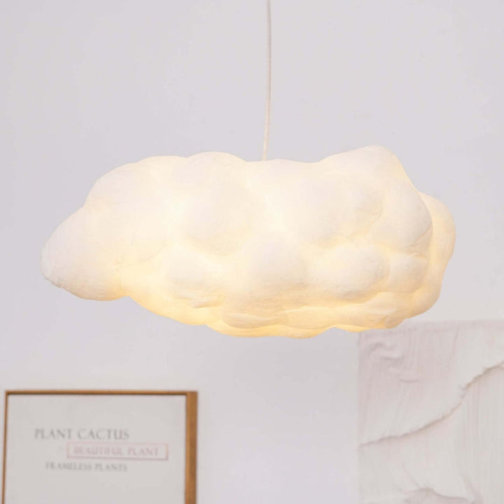 Chique wolken hanglamp, verspreidt een zacht diffuus licht. Een moderne decoratieve toevoeging aan uw huis.