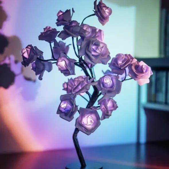 Decoratieve rozenboom LED lamp, een uniek design als blikvanger in je woonkamer of slaapkamer.