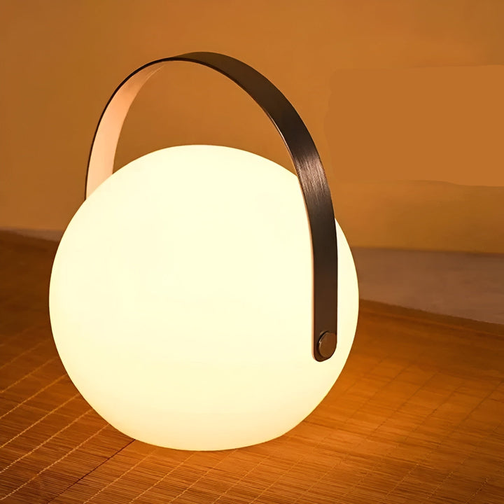 Draadloze LED tafellamp voor sfeervolle binnen- & buitenverlichting, waterdicht en oplaadbaar design.