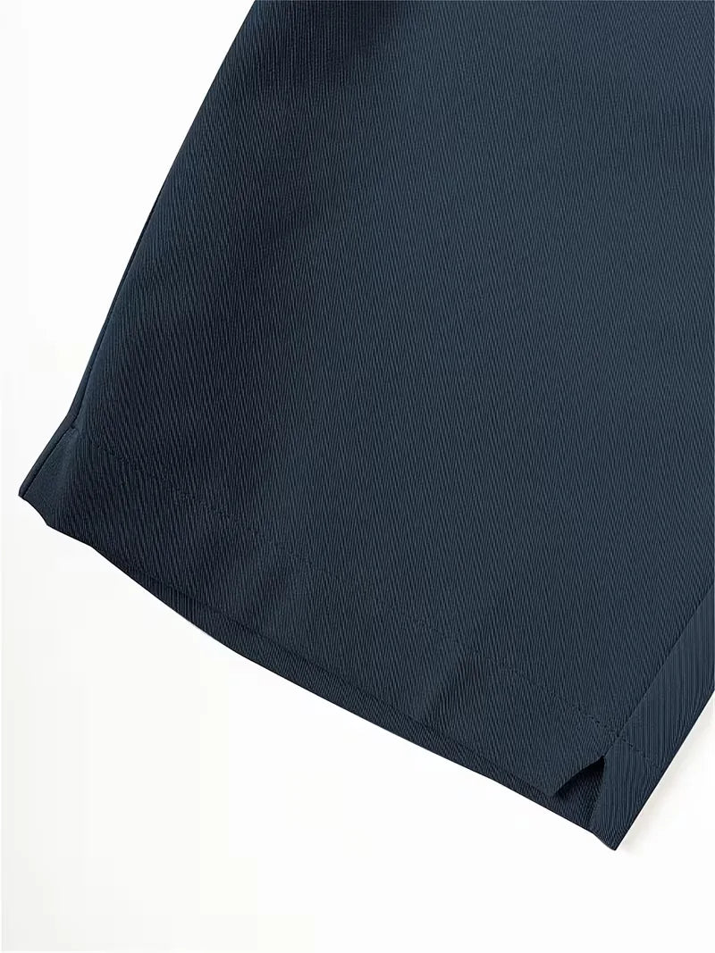 Heren chino shorts van ademende stof, beige kleur, met zijzakken; ideaal voor zomerse comfort.