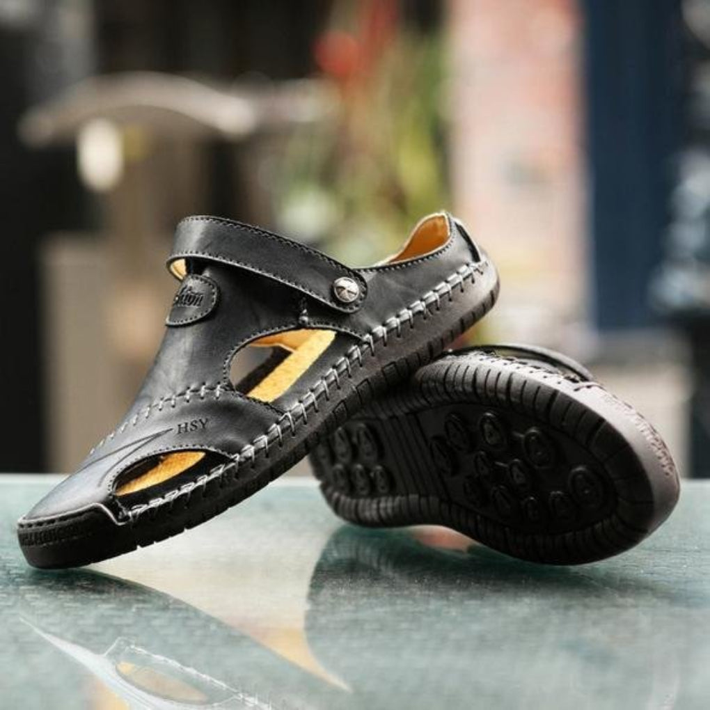 Zwarte ademende herensandalen voor optimaal zomercomfort. Verstelbare casual comfortschoenen voor de zomer.