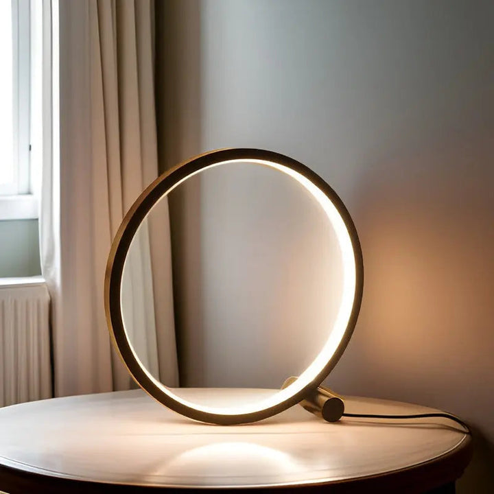 Stijlvolle, dimbare LED tafellamp met uniek rond design, een blikvanger in elk interieur.
