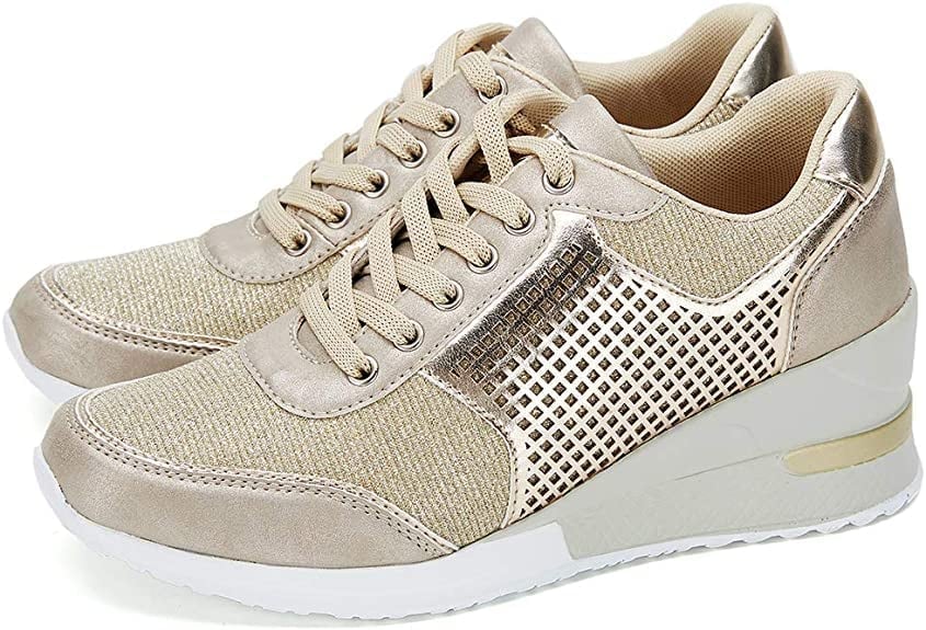 Comfortabele zwarte dames sleehak sneakers met plateauzool, ideaal voor dagelijks gebruik en een trendy look.