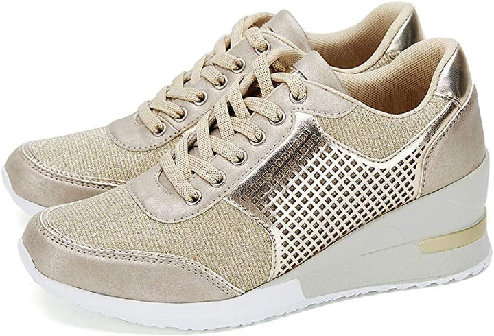 Comfortabele zwarte dames sleehak sneakers met plateauzool, ideaal voor dagelijks gebruik en een trendy look.