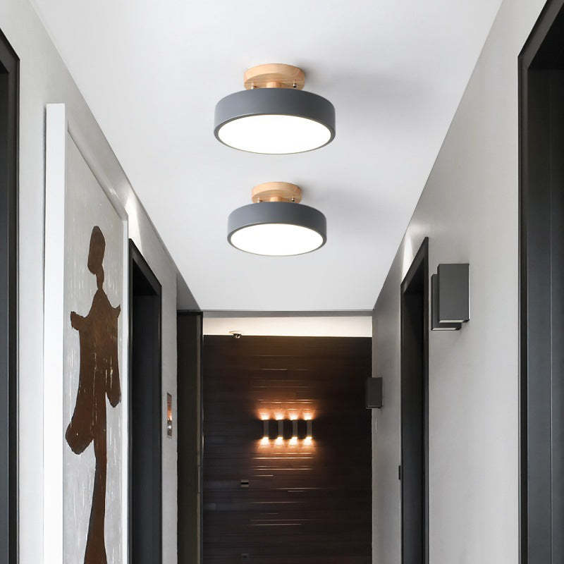 Strakke LED plafondlamp 36W, dimbaar, met houten design accenten voor woonkamers.