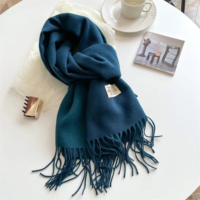 Unisex wollen sjaal, warm en zacht voor winterdagen. Stijlvol winteraccessoire.