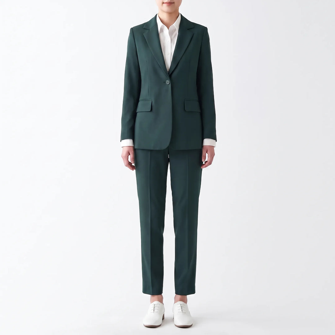 Stijlvol zwart dames pantalonpak tweedelig, ideaal als formele outfit of zakelijke kleding met rechte pijpen.