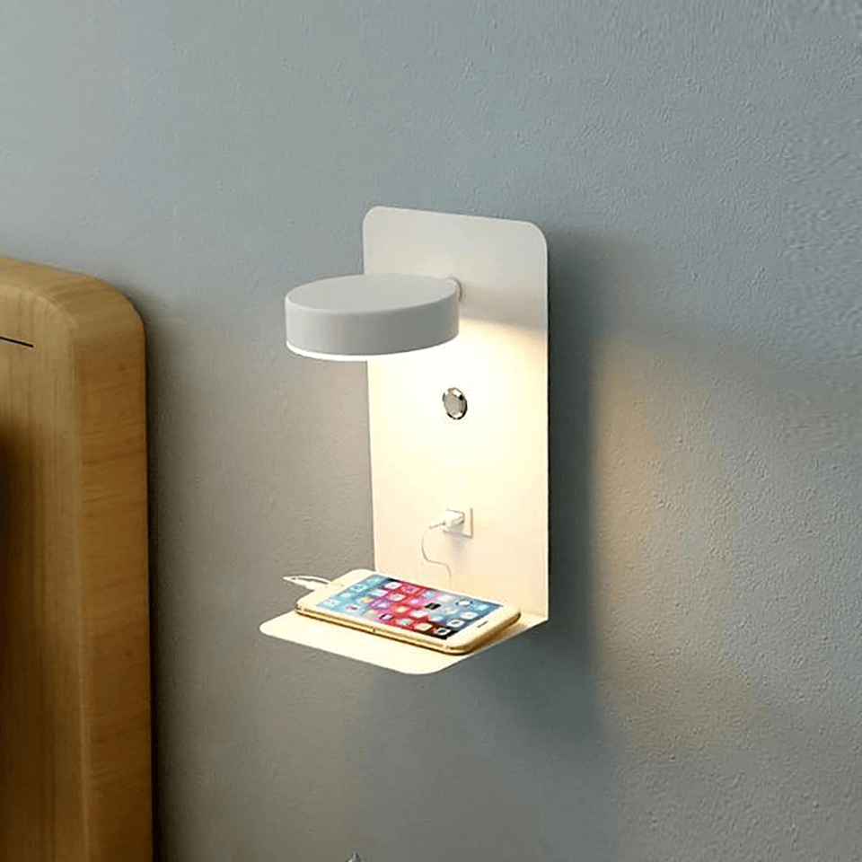 Functionele LED wandlamp met helder licht en ingebouwde USB lader, perfect als slaapkamerlamp of sfeerverlichting.