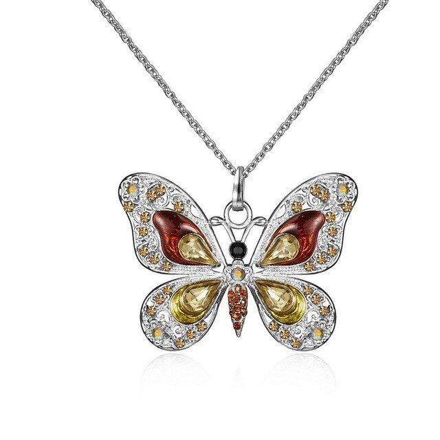 Stijlvolle dames vlinder ketting met schitterende kristallen. Een elegant mode accessoire.