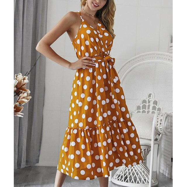 Zomerse maxi jurk met levendige bloemenprint. Mouwloze, comfortabele damesjurk, perfect voor lente/zomer.