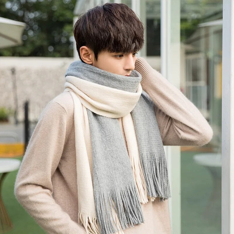 Warme unisex kasjmier sjaal perfect voor koude winterdagen, met elegante kwastjes en luxe gevoel.