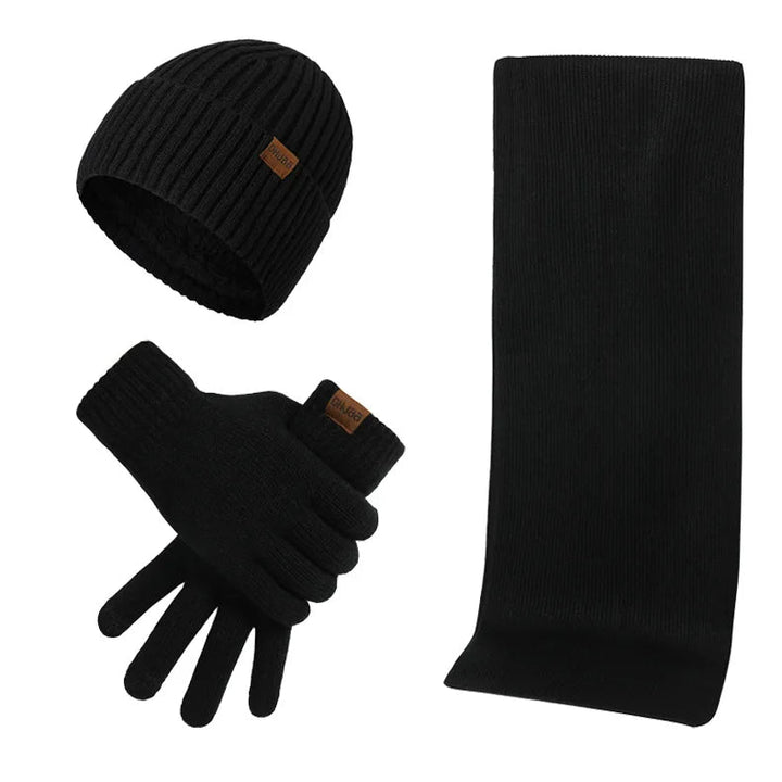 Complete heren winterset: warme gebreide muts, sjaal en handschoenen voor stijl en comfort.