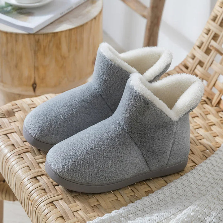 Warme Tundra antislip sloffen, perfect als binnenschoenen. Comfortabele unisex pantoffels voor thuis.