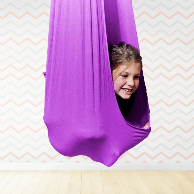 CalmGlide sensorische hangmat schommel, stimuleert focus en rust bij kinderen met zachte stretchstof voor therapie.
