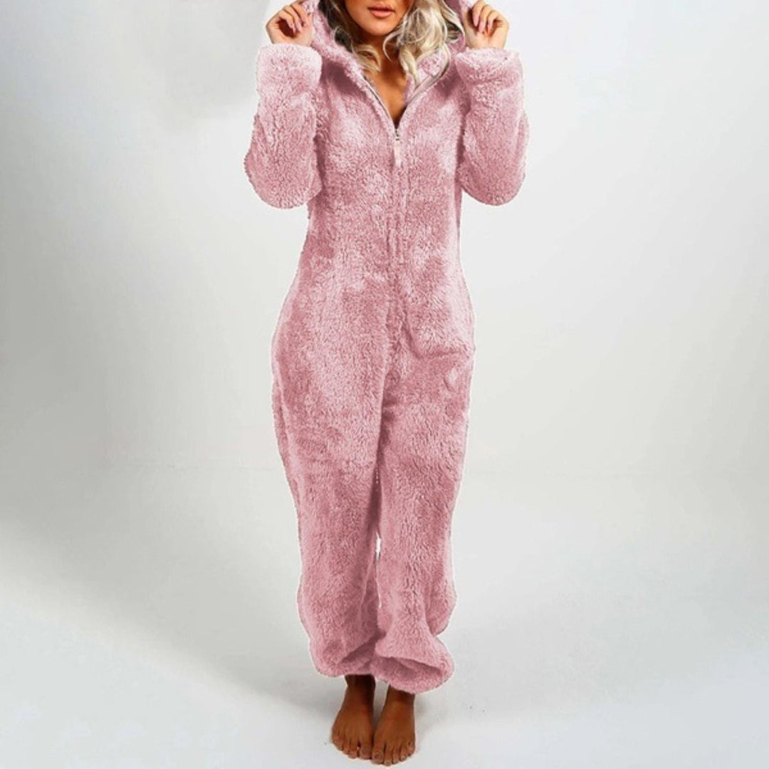 Dames warme onesie met capuchon, perfect als comfortabel huispak of stijlvolle loungewear voor winterdagen.