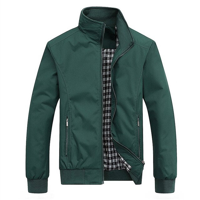 Trendy Hugo heren waterdichte jas met knopen en kraag. Essentieel onderdeel van casual herenmode deze zomer.