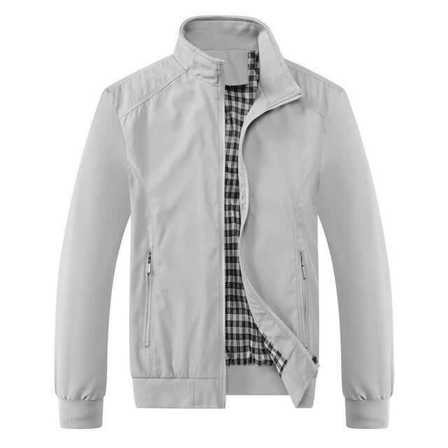 Lichtgewicht Hugo heren tussenjas, waterafstotend met knopen. Ideaal voor wisselvallig zomerweer en een nette look.