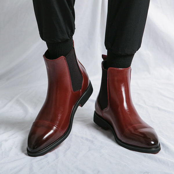 Klassieke zwarte Chelsea boots voor heren, perfect voor zakelijke outfits en smart-casual.