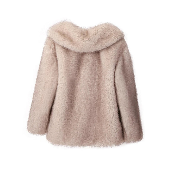 Modieuze pluizige dames winterjas, trendy oversized fit en heerlijk warm.