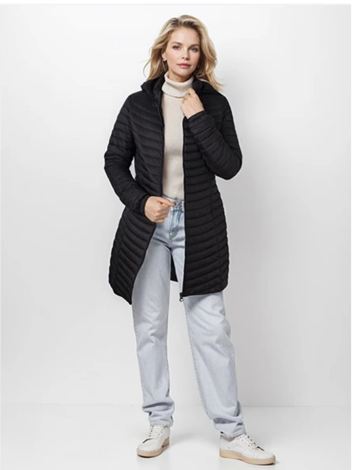 Warme dames donsjas, nieuw in de collectie, met comfortabele hoge kraag en slanke look.