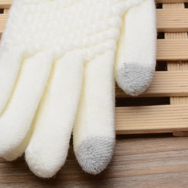 Praktische en warme gebreide handschoenen voor dames, perfect voor buiten in de winterkou.