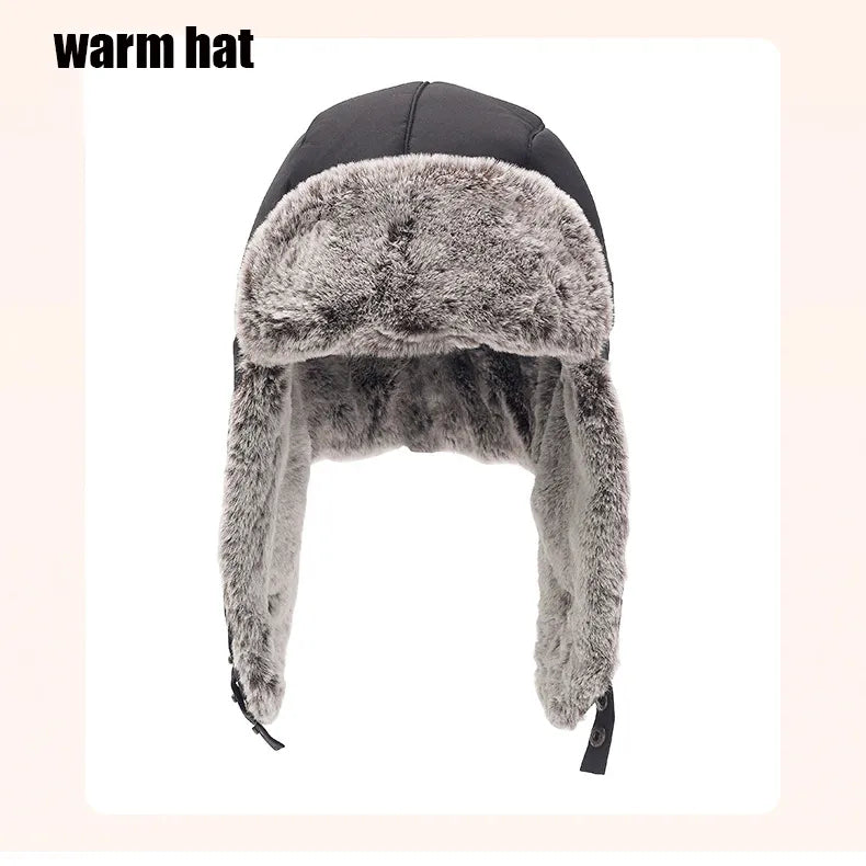Robuuste winddichte zwarte muts, waterafstotend voor outdoor avonturen.