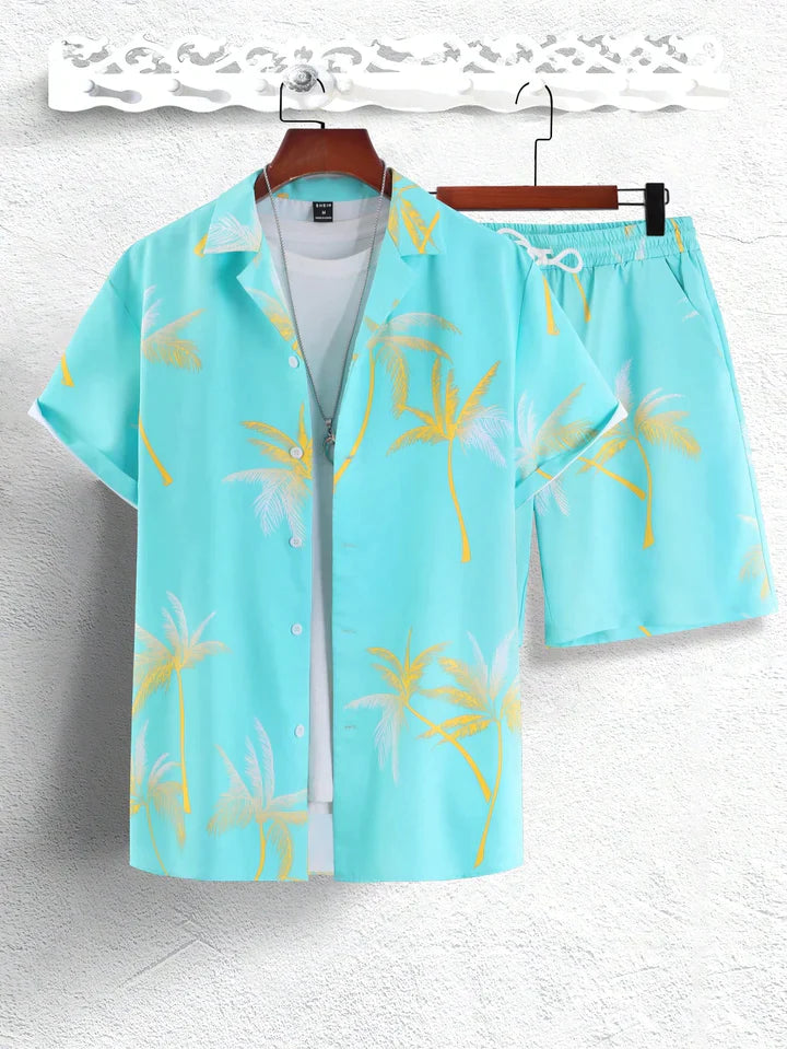 Heren tweedelige zomerset met palmprint, ideaal voor strand, vakantie en warme dagen. Comfortabel & trendy.