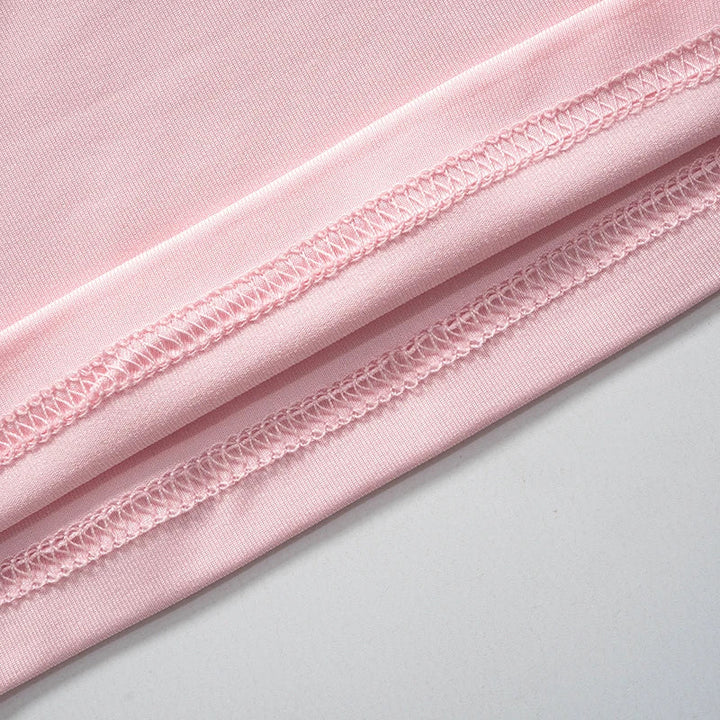 Betaalbaar slim fit dames t-shirt met V-hals, ideaal voor elke casual gelegenheid.